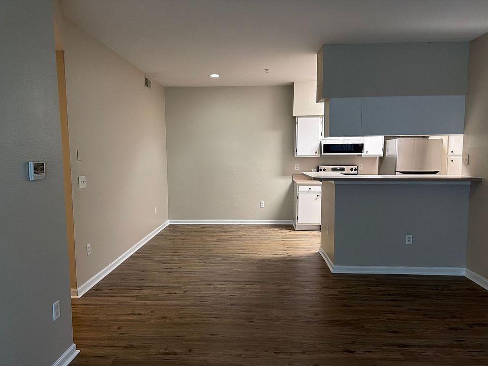 1st image of 112 Union Cemetery Rd APT 215