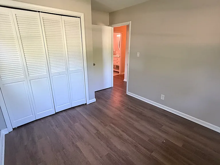 5867 Graystone Dr — Photo 7