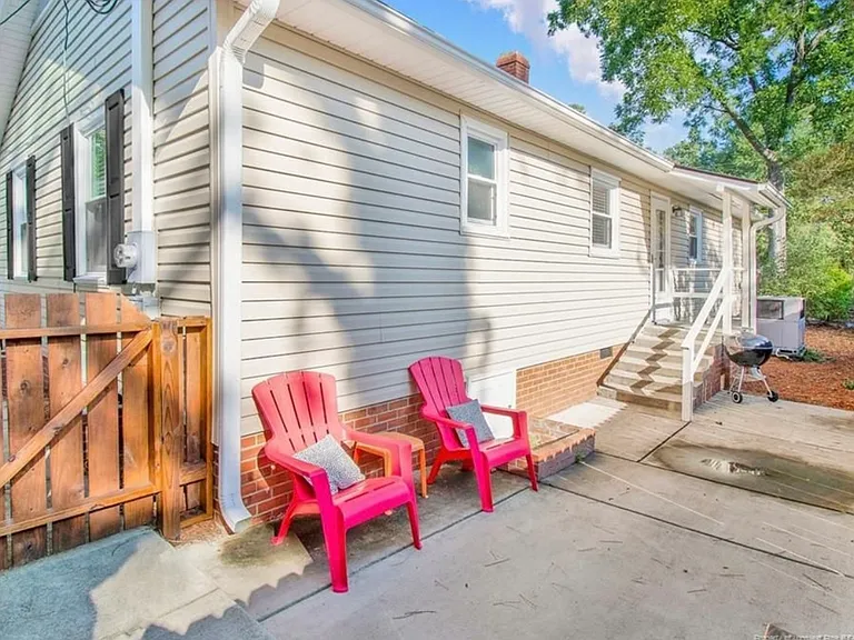 1021 Belmont Ave — Photo 5
