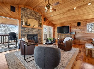 300 Crest Dr, Smithville, TN 37166