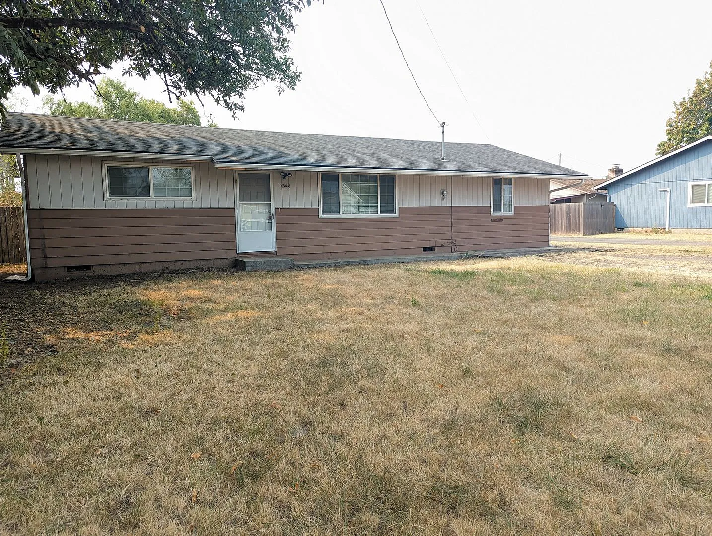 3825 E St photo 1