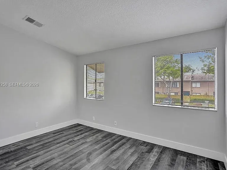 5084 S University Dr — Photo 12