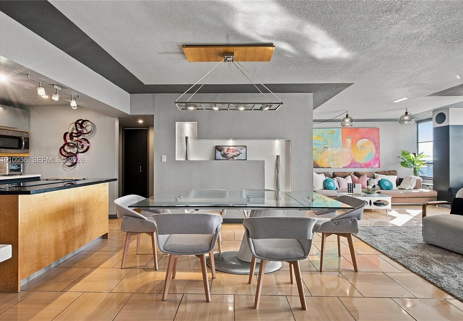 Olympus Condo — Photo 4