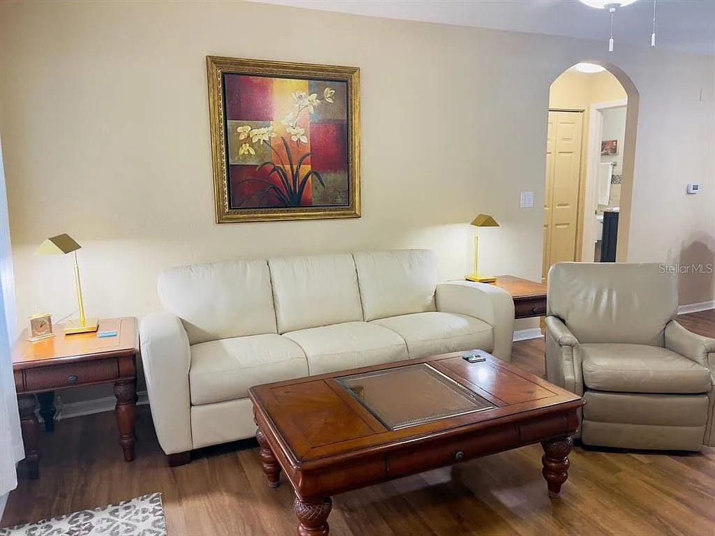 2 bed, 2.0 bath, 1006 sqft, $2,250 — Photo 3