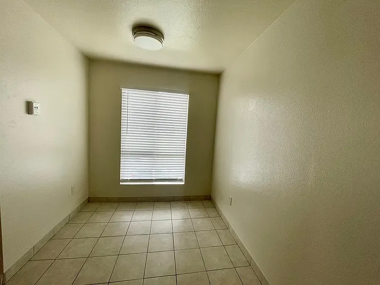 2 bed, 1.0 bath, 900 sqft, $1,795 — Photo 8