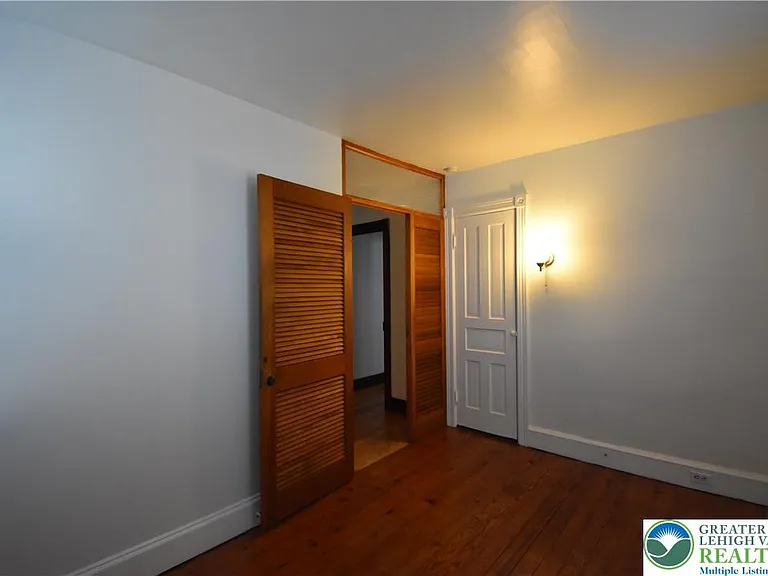 204 N 9th St — Photo 31
