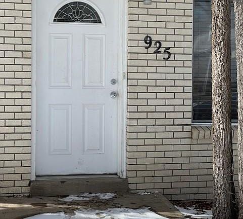 3rd image of 925 S Krameria St
