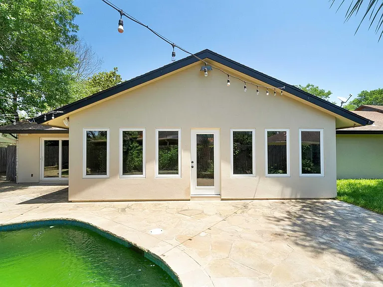 3215 Sesbania Dr — Photo 29