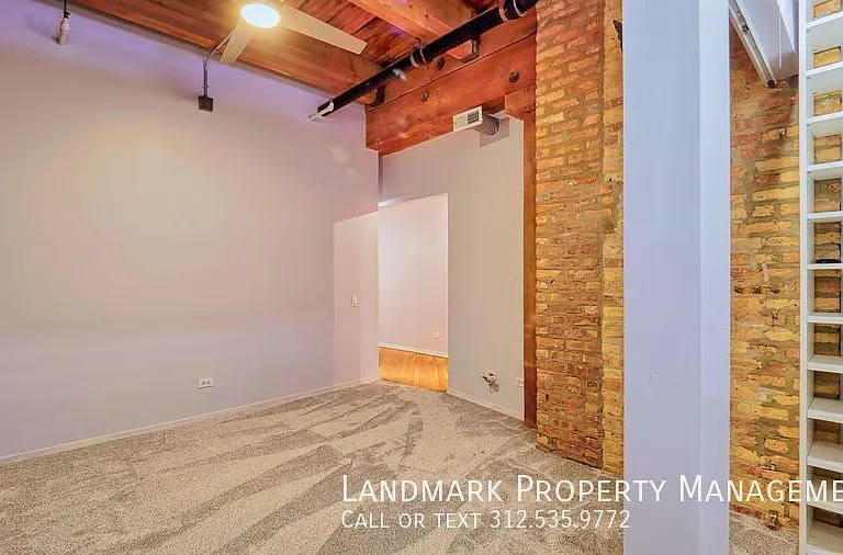 375 W Erie St #403 — Photo 15