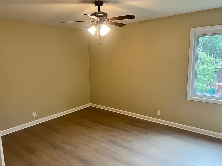 110 Doral Ct — Photo 19
