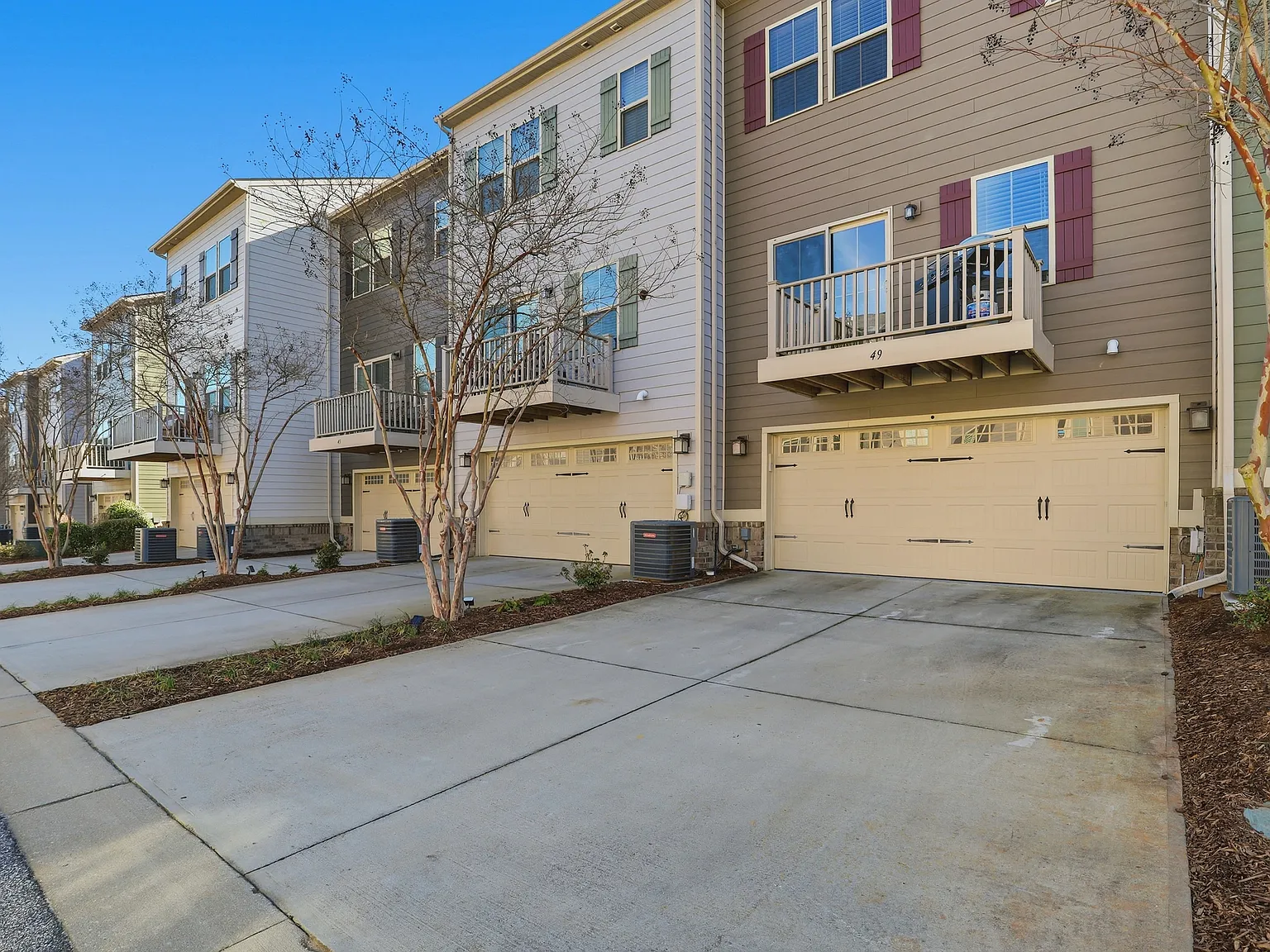3 bed, 1800 sqft, $2,200 — Photo 2