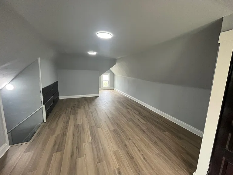 969 Wilson Ave — Photo 12