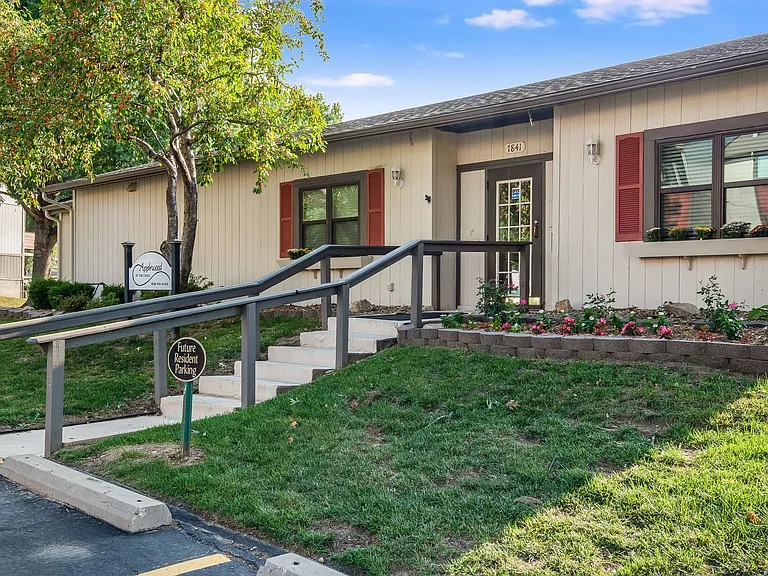 Applewood At The Cove Apartments — Photo 30