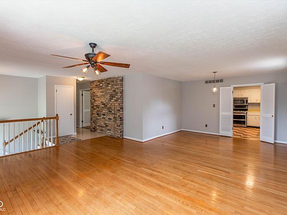 4th image of 144 Bexhill Dr