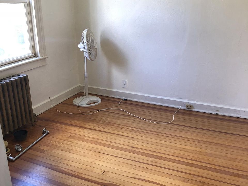 2nd image of 25 Maple Ave APT 2