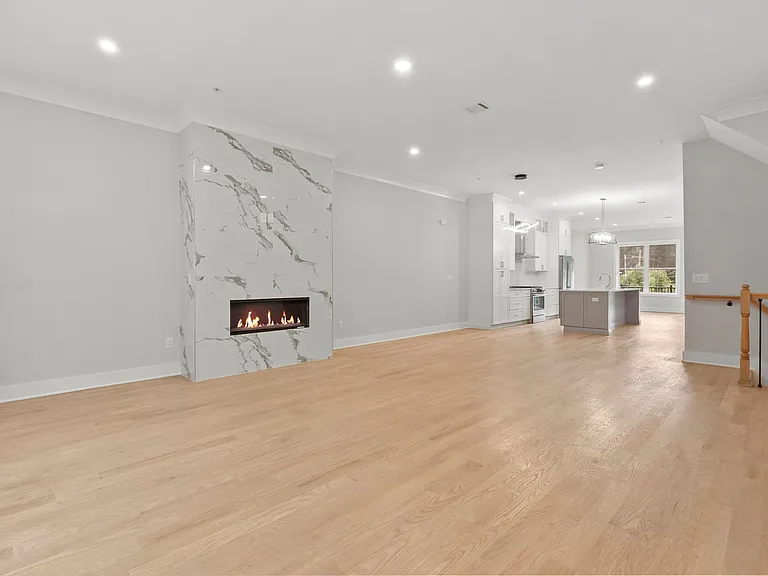 105 Brandon Ct — Photo 19