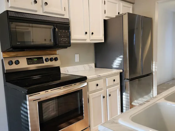 2098 La Mer Ln, Haslett, MI 48840