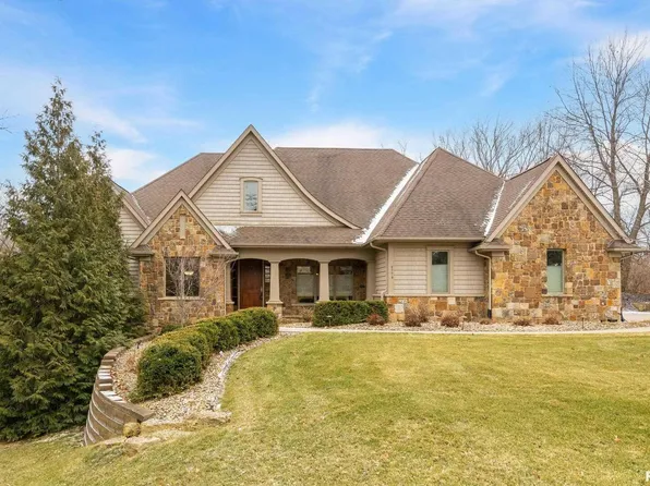 6779 Still Creek Pass, Bettendorf, IA 52722