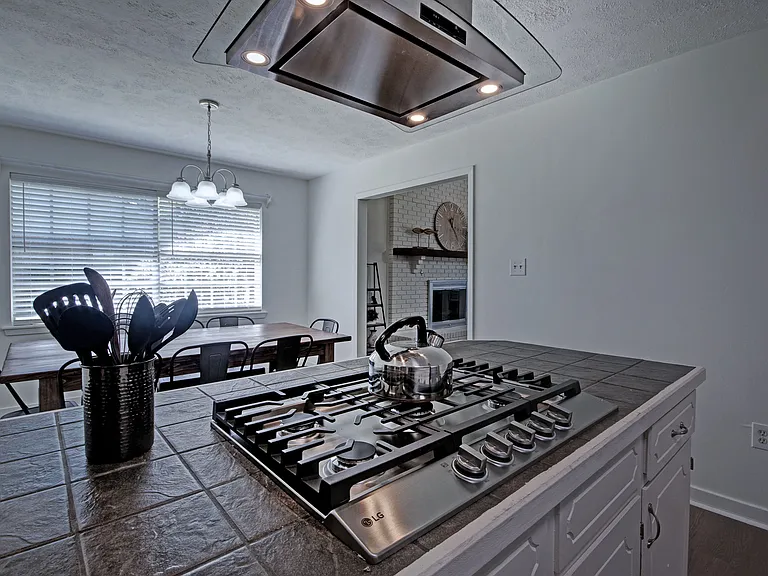 104 Bay Harbour Pl — Photo 21