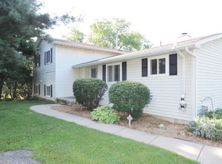 439 1/2 W Pierce St, Elburn, IL