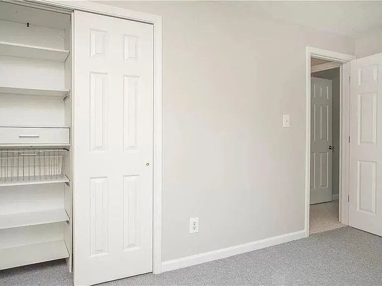 485 W Walnut St — Photo 12
