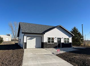 1718 Rose Ln, Storm Lake, IA 50588