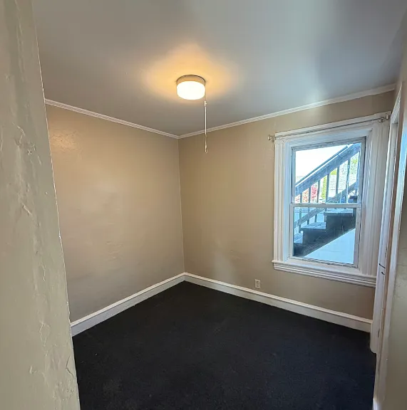 328 336 5th St Unit 1 Fall River Spacious 2 Bedroom in Corky Row Historic District! Great Location — Photo 22