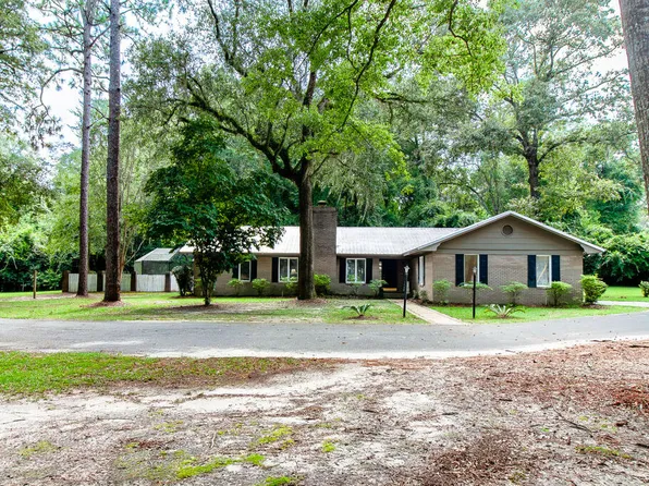 1712 Twin Lakes Dr, Bainbridge, GA 39819