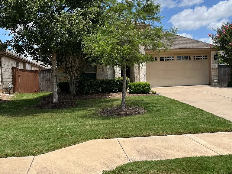 5135 Scenic Lake Dr — Photo 16