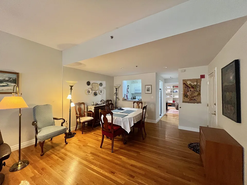 4 Charlesgate E #402