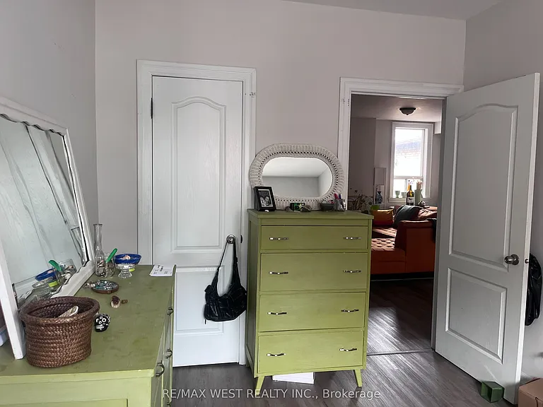 926 College St #U — Photo 8