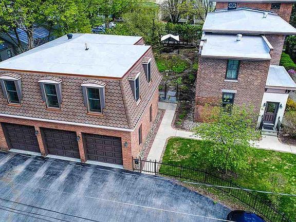 2nd image of 39 Franklin St