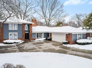 700 Ruddiman Dr, Muskegon, MI 49445