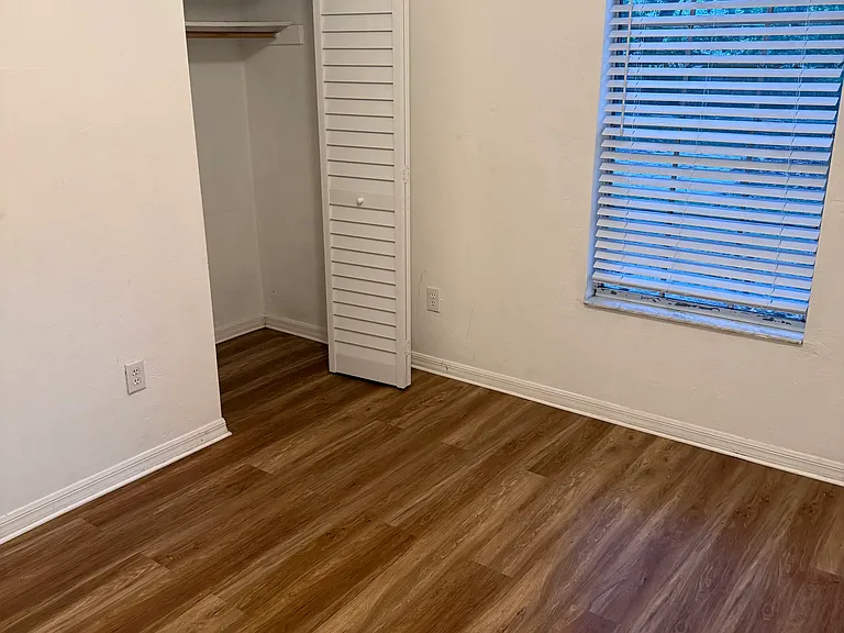 408 NW 5th Ave #B — Photo 6