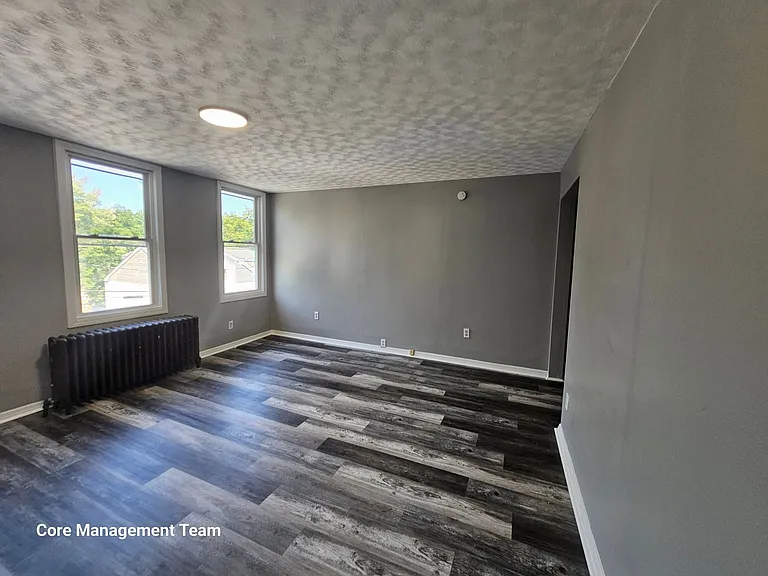 14 Courtright St — Photo 9