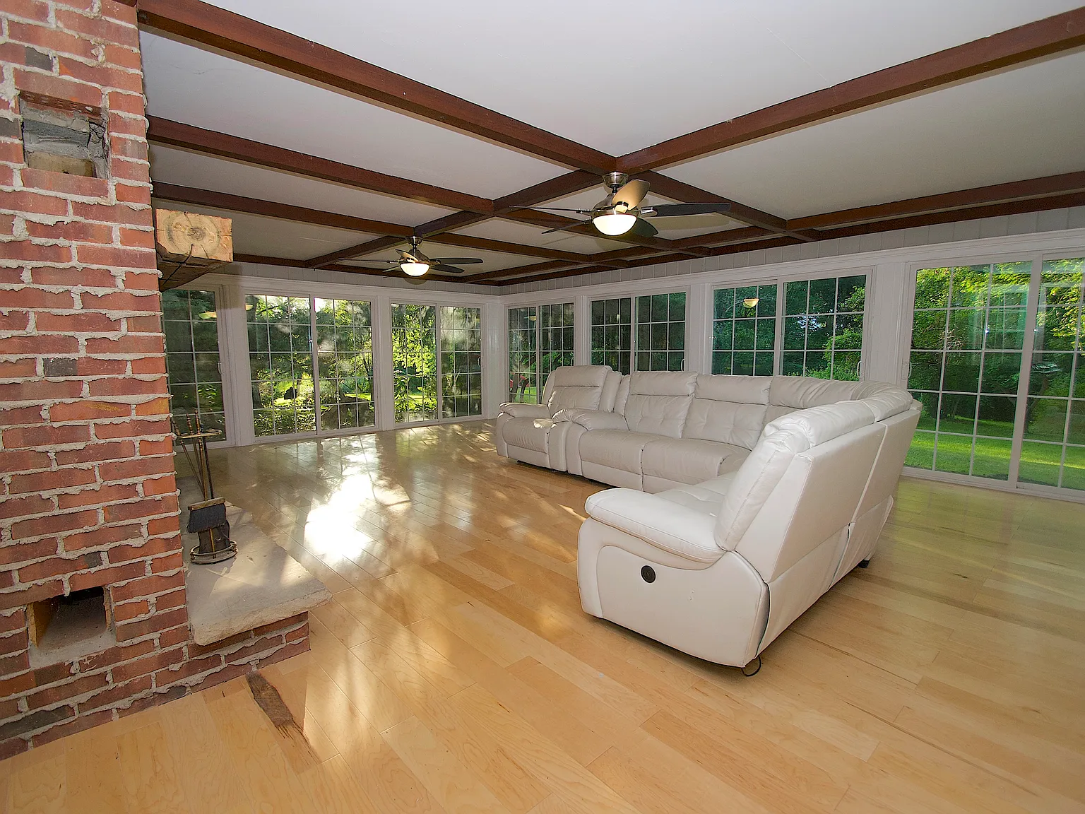 S Beachview Rd, Willoughby — Photo 3