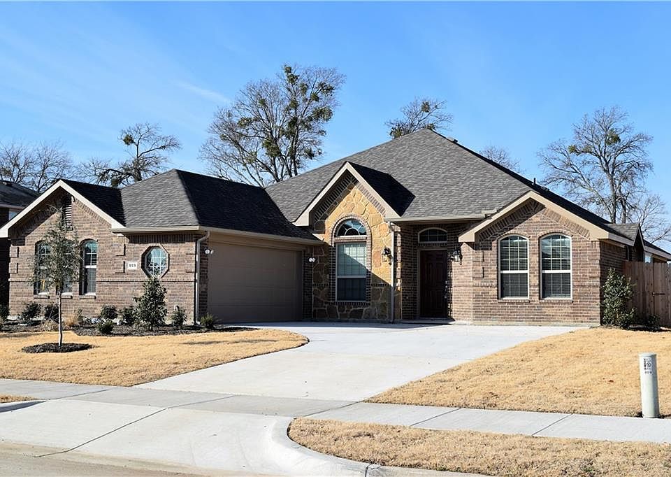 1st image of 809 Keswick Dr