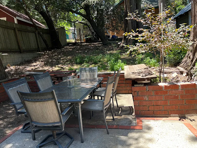 689 Knoll Dr — Photo 13