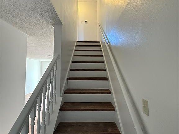 5th image of 920 W Tony St APT B