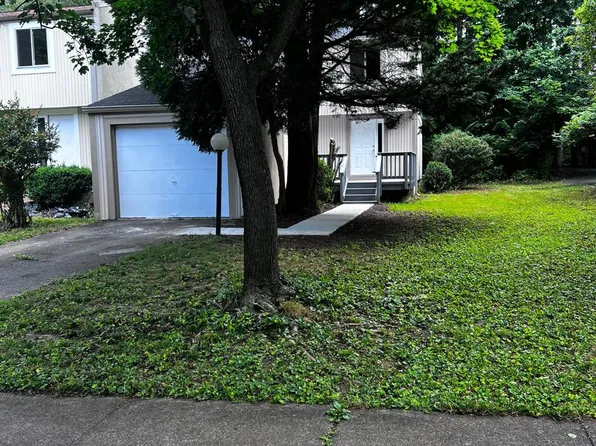 2244 Sanibel Dr, Reston, VA 20191