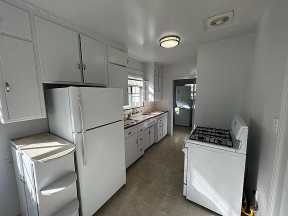 3rd image of 1212 V St APT A