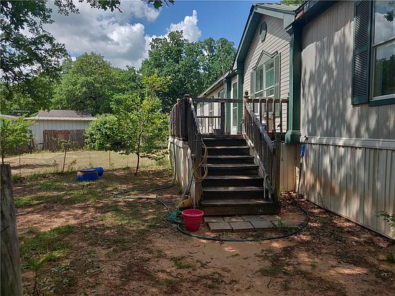 5th image of 223 Finneyoaks Ln