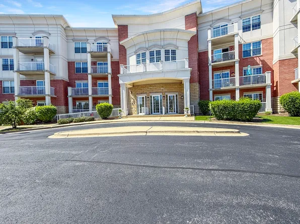 701 W Rand Rd APT 137, Arlington Heights, IL 60004