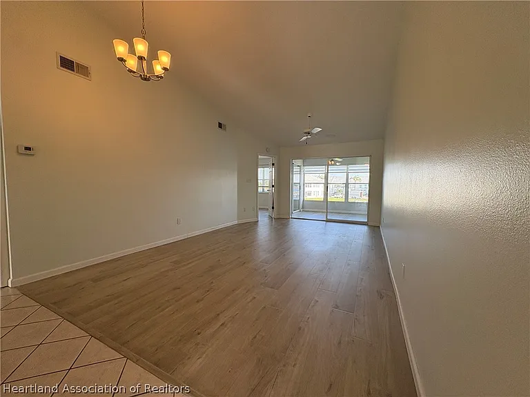 406 Stephen Dr — Photo 7