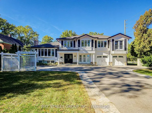 363 Lakeshore Rd W, Oakville, ON L6K 1G4