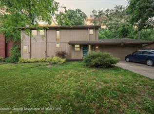 1192 Buckingham Rd, Haslett, MI 48840