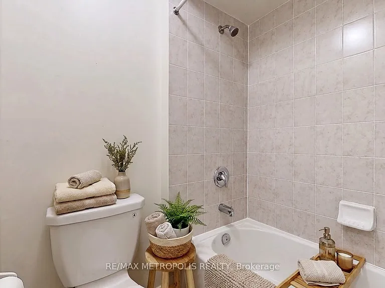 647 Fleetwood Dr — Photo 38