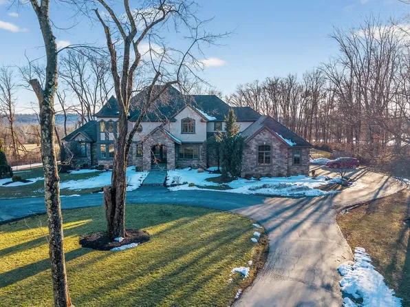 31 Barry Rd, Lambertville, NJ 08530