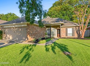 322 Pear Tree Cir, Broussard, LA 70518