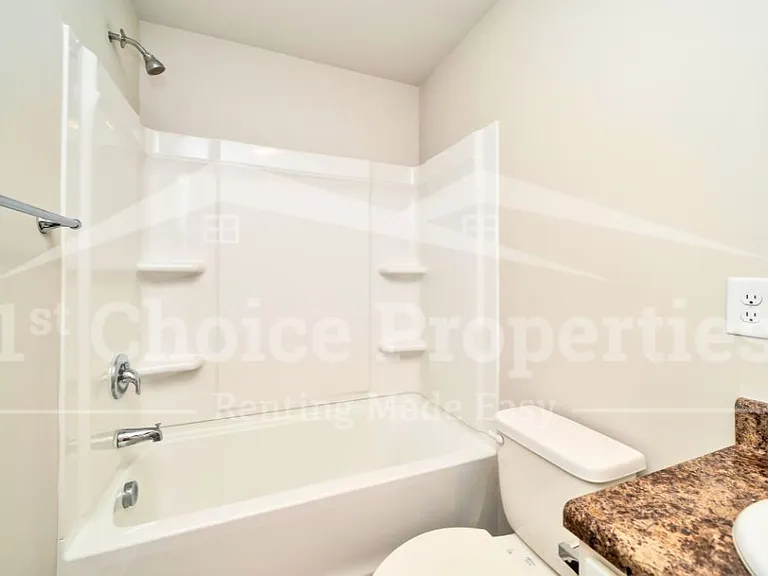 211 Driftwood Ln #4 — Photo 10